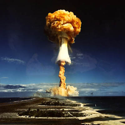 Tíz nagy erejű nukleáris robbanás