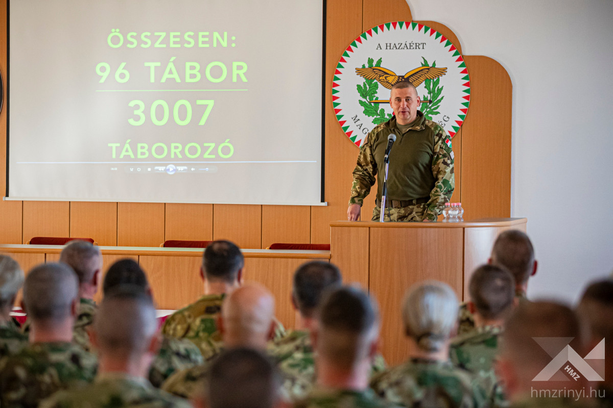 A Honvédelmi Tábor szervezésében és megvalósításában résztvevő katonák elismerése KLAC7575