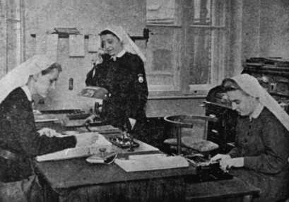 A hazai Vöröskereszt irodáiban a két világháború között is égtek a vonalak