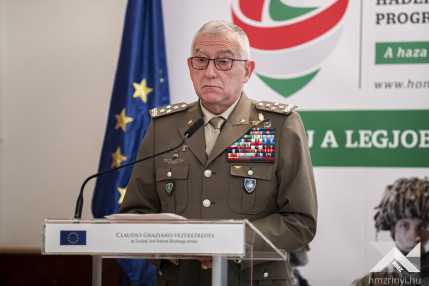 Claudio Graziano vezérezredes EU Katonai Bizottság elnökének látogatása Sajtótájékoztató  KLAC6695