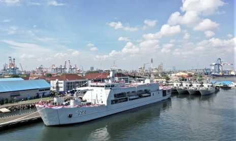 Indonesian-Navys-Teluk
