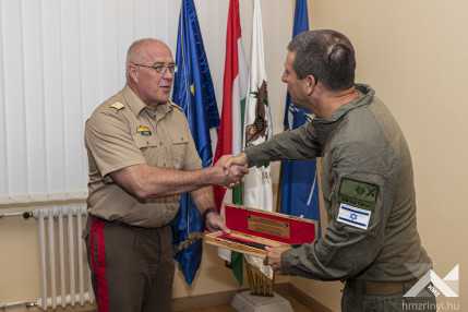 MG Itai Veruv commander of JCOM & commandant of the military colleges látogatása KLAC4829