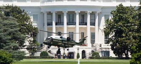 rkezik az elnöki helikopter