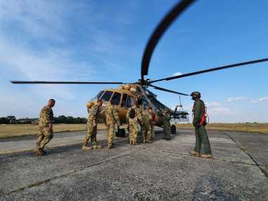 10_beszállás az útvonal feladatra készülő Mi-17-be