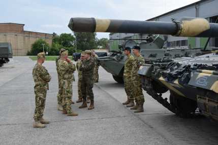 Static display and meeting with troops at HDF 25th Inf Brig (3)