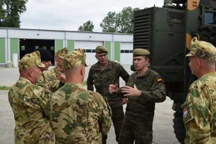 Static display and meeting with troops at HDF 25th Inf Brig (7)