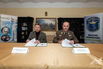 MH együttműködési megállapodást ír alá a Pákozd Katonai Emlékparkkal KLAC6995
