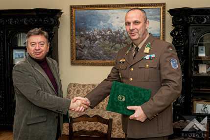 MH együttműködési megállapodást ír alá a Pákozd Katonai Emlékparkkal KLAC7001