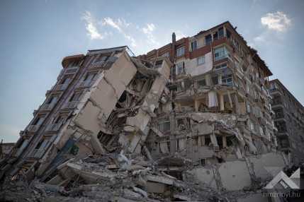 Földrengés Törökországban KLAC0752
