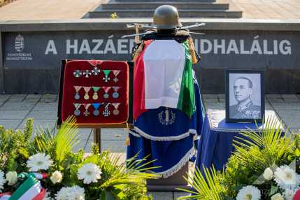 I. és II. világháborúban hősi halált halt magyar honvédek újratemetése KLAC1687