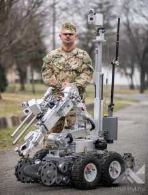 Robotoperátorok kiképzése a tűzszerészeknél  KLAC5727